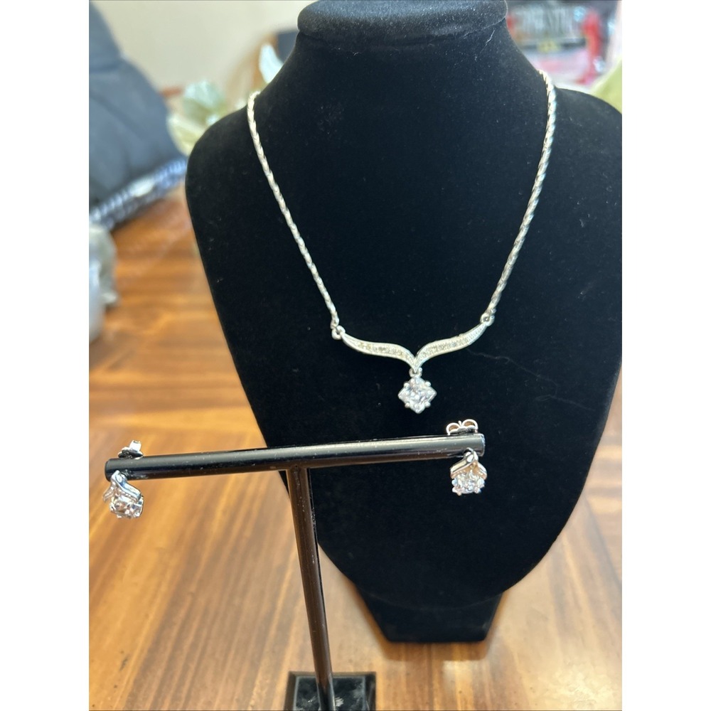 Avon Vintage Silver Diamond‎ Drop Necklace Match Earrings